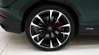 Foto 31 di 40: Lamborghini Urus S