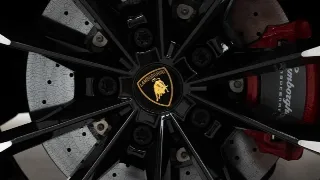 Foto 32 di 40: Lamborghini Urus S