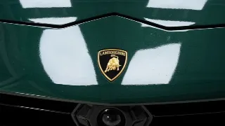 Foto 5 di 40: Lamborghini Urus S