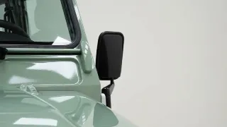 Foto 24 di 40: Land Rover Defender Heritage 90