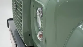 Foto 32 di 40: Land Rover Defender Heritage 90