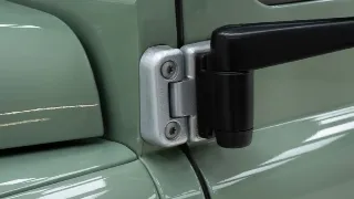 Foto 38 di 40: Land Rover Defender Heritage 90
