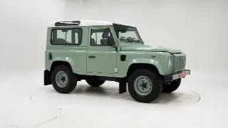 Foto 3 di 40: Land Rover Defender Heritage 90