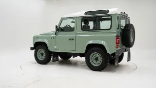 Foto 4 di 40: Land Rover Defender Heritage 90