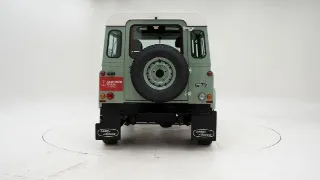 Foto 7 di 40: Land Rover Defender Heritage 90