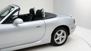Foto 28 di 40: Mazda MX 5 Sport 1.8 NB + Hardtop