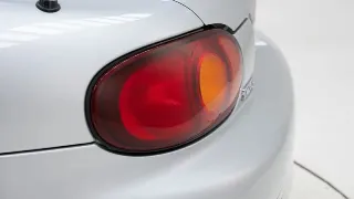 Foto 32 di 40: Mazda MX 5 Sport 1.8 NB + Hardtop