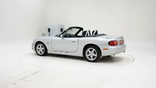 Foto 4 di 40: Mazda MX 5 Sport 1.8 NB + Hardtop