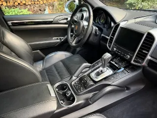 Foto 2 di 8: Porsche Cayenne S E-Hybrid Platinum Edition | 2017 | Route 66 Auctions