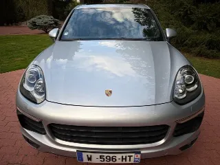 Foto 3 di 8: Porsche Cayenne S E-Hybrid Platinum Edition | 2017 | Route 66 Auctions