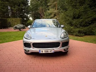 Foto 4 di 8: Porsche Cayenne S E-Hybrid Platinum Edition | 2017 | Route 66 Auctions