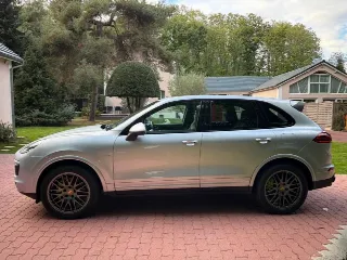 Foto 6 di 8: Porsche Cayenne S E-Hybrid Platinum Edition | 2017 | Route 66 Auctions