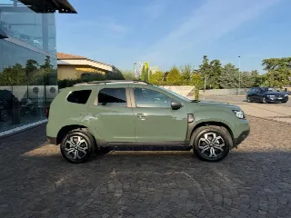 Foto 3 di 30: DACIA Duster