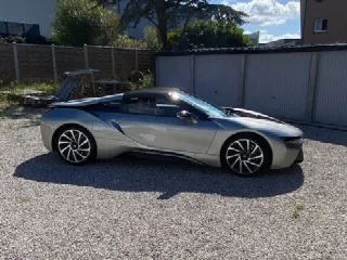 Foto 6 di 8: BMW i8 Roadster | 2020 | Route 66 Auctions