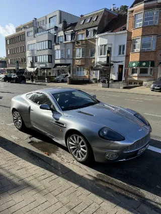 Foto 1 di 8: Aston Martin Vanquish | 2004 | Route 66 Auctions
