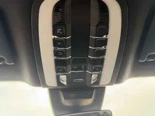 Foto 16 di 23: PORSCHE Macan