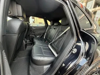 Foto 18 di 23: PORSCHE Macan