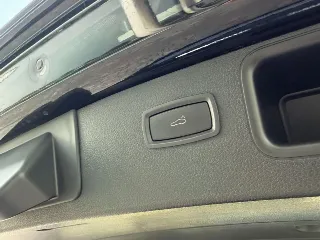 Foto 22 di 23: PORSCHE Macan