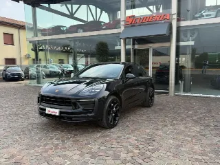 Foto 2 di 23: PORSCHE Macan