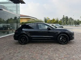 Foto 3 di 23: PORSCHE Macan