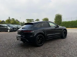 Foto 4 di 23: PORSCHE Macan