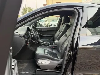 Foto 6 di 23: PORSCHE Macan