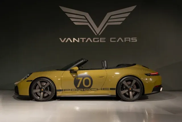 PORSCHE 911 Cabriolet GTS Spirit 70 PDK