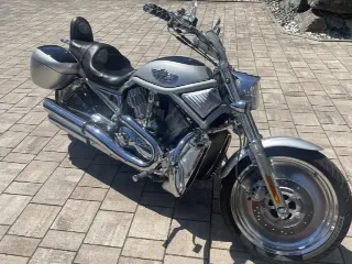 Foto 4 di 8: Harley-Davidson VRSCA V-Rod | 2004 | Route 66 Auctions