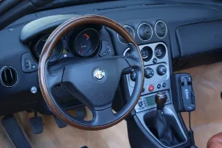 Foto 34 di 115: Alfa Romeo Spider 3.2 V6 24V Lusso “Low mileage – 2 Owners”