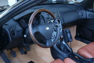 Foto 3 di 115: Alfa Romeo Spider 3.2 V6 24V Lusso “Low mileage – 2 Owners”