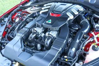 Foto 101 di 103: Alfa Romeo Giulia 2.9 V6 Quadrifoglio Performance Edition “Manual and Carbon Seats by Sparco”