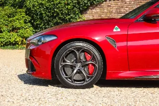 Foto 20 di 103: Alfa Romeo Giulia 2.9 V6 Quadrifoglio Performance Edition “Manual and Carbon Seats by Sparco”