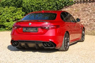 Foto 22 di 103: Alfa Romeo Giulia 2.9 V6 Quadrifoglio Performance Edition “Manual and Carbon Seats by Sparco”