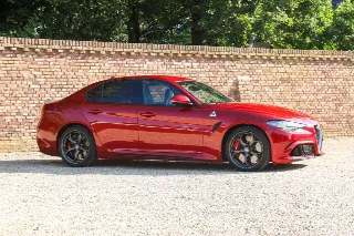 Foto 28 di 103: Alfa Romeo Giulia 2.9 V6 Quadrifoglio Performance Edition “Manual and Carbon Seats by Sparco”