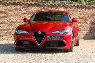 Foto 32 di 103: Alfa Romeo Giulia 2.9 V6 Quadrifoglio Performance Edition “Manual and Carbon Seats by Sparco”