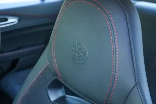 Foto 44 di 103: Alfa Romeo Giulia 2.9 V6 Quadrifoglio Performance Edition “Manual and Carbon Seats by Sparco”