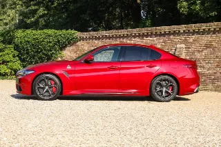 Foto 49 di 103: Alfa Romeo Giulia 2.9 V6 Quadrifoglio Performance Edition “Manual and Carbon Seats by Sparco”