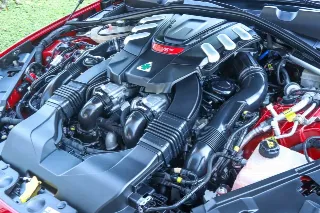 Foto 4 di 103: Alfa Romeo Giulia 2.9 V6 Quadrifoglio Performance Edition “Manual and Carbon Seats by Sparco”