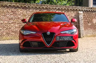Foto 51 di 103: Alfa Romeo Giulia 2.9 V6 Quadrifoglio Performance Edition “Manual and Carbon Seats by Sparco”