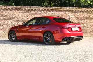 Foto 53 di 103: Alfa Romeo Giulia 2.9 V6 Quadrifoglio Performance Edition “Manual and Carbon Seats by Sparco”
