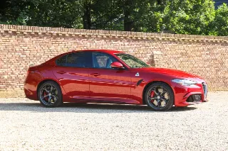 Foto 54 di 103: Alfa Romeo Giulia 2.9 V6 Quadrifoglio Performance Edition “Manual and Carbon Seats by Sparco”