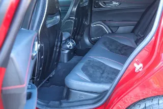 Foto 55 di 103: Alfa Romeo Giulia 2.9 V6 Quadrifoglio Performance Edition “Manual and Carbon Seats by Sparco”