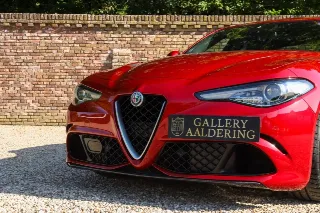 Foto 59 di 103: Alfa Romeo Giulia 2.9 V6 Quadrifoglio Performance Edition “Manual and Carbon Seats by Sparco”