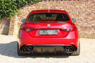 Foto 67 di 103: Alfa Romeo Giulia 2.9 V6 Quadrifoglio Performance Edition “Manual and Carbon Seats by Sparco”