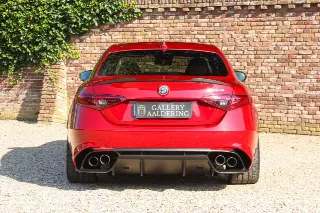Foto 6 di 103: Alfa Romeo Giulia 2.9 V6 Quadrifoglio Performance Edition “Manual and Carbon Seats by Sparco”