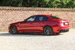 Foto 79 di 103: Alfa Romeo Giulia 2.9 V6 Quadrifoglio Performance Edition “Manual and Carbon Seats by Sparco”