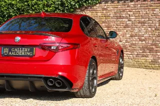 Foto 81 di 103: Alfa Romeo Giulia 2.9 V6 Quadrifoglio Performance Edition “Manual and Carbon Seats by Sparco”