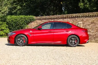 Foto 83 di 103: Alfa Romeo Giulia 2.9 V6 Quadrifoglio Performance Edition “Manual and Carbon Seats by Sparco”