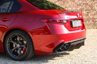 Foto 85 di 103: Alfa Romeo Giulia 2.9 V6 Quadrifoglio Performance Edition “Manual and Carbon Seats by Sparco”