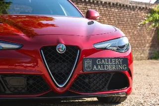Foto 89 di 103: Alfa Romeo Giulia 2.9 V6 Quadrifoglio Performance Edition “Manual and Carbon Seats by Sparco”